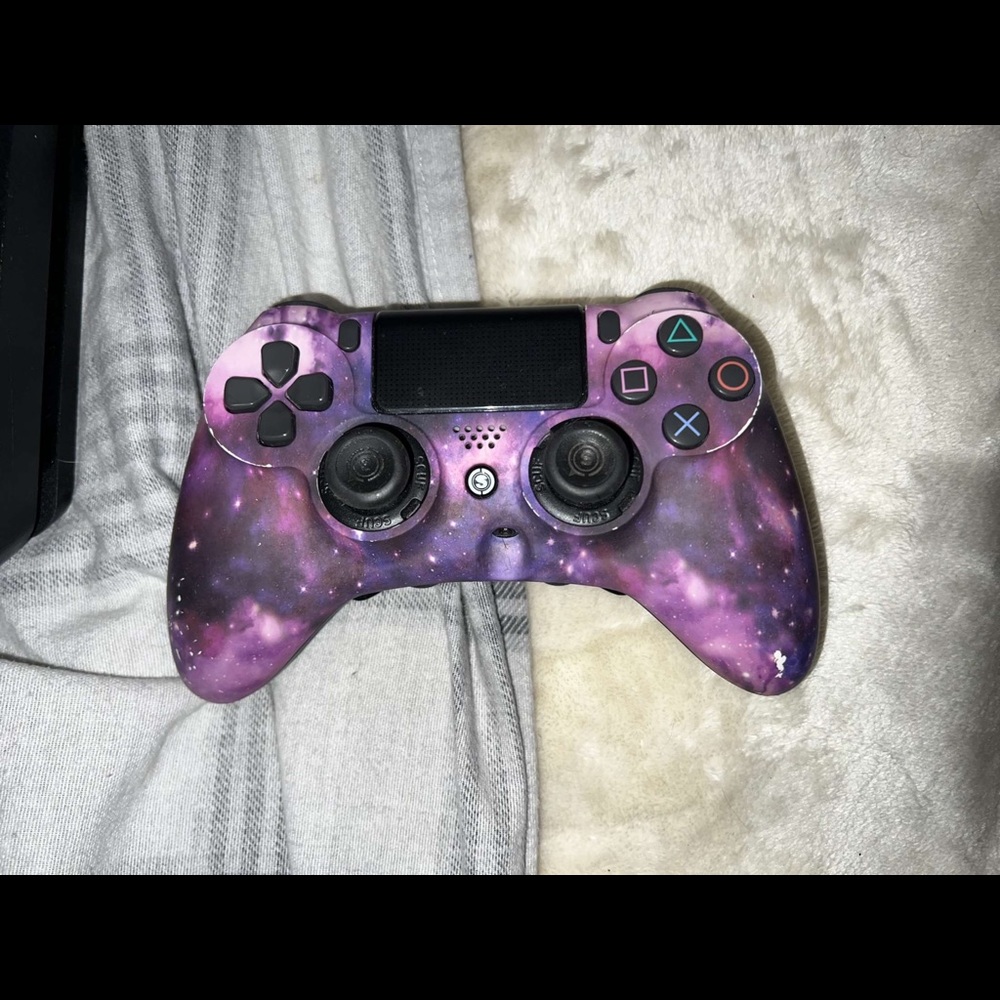 Ps4 plus scuff controller - Picture 3 of 5